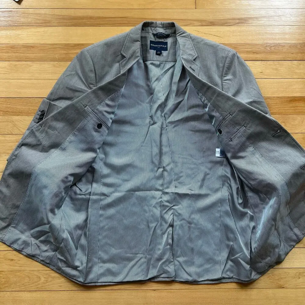 Banana Republic brand banana